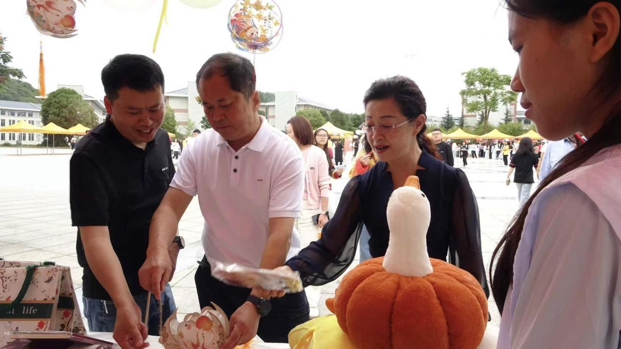 4167e9b73472976e84f8d8b165dd6b0b